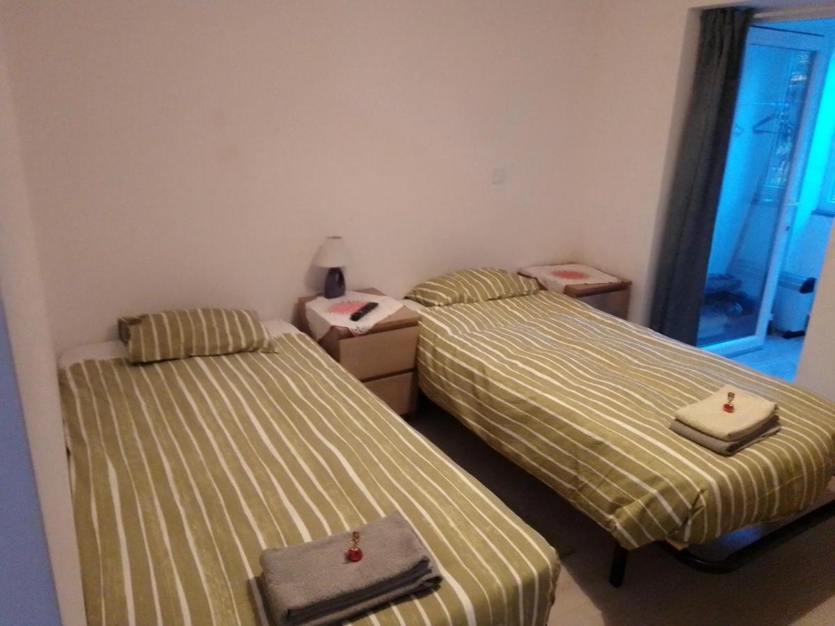 Guesthouse Marialva Park Corroios Luaran gambar
